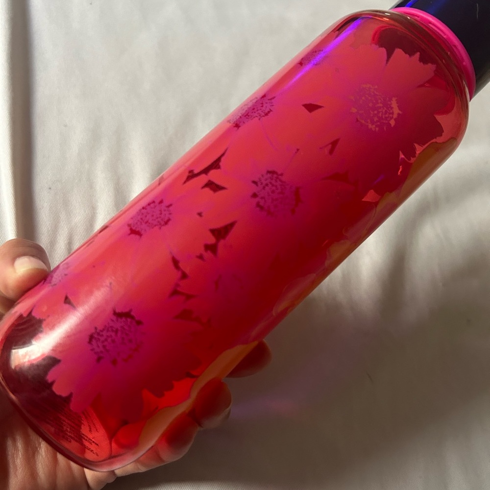 Spring Starbucks bottle 🌺 - Picture 3 of 9